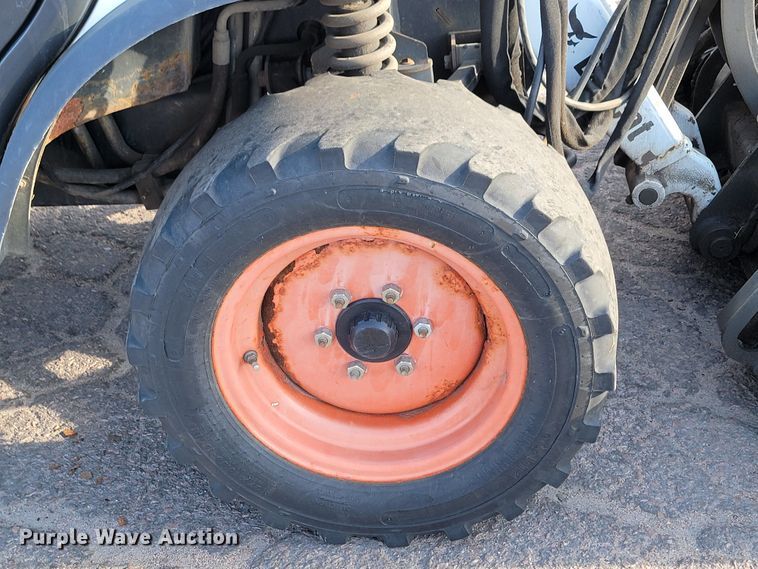 image for item LO9214 2012 Bobcat Toolcat 5600  utility vehicle