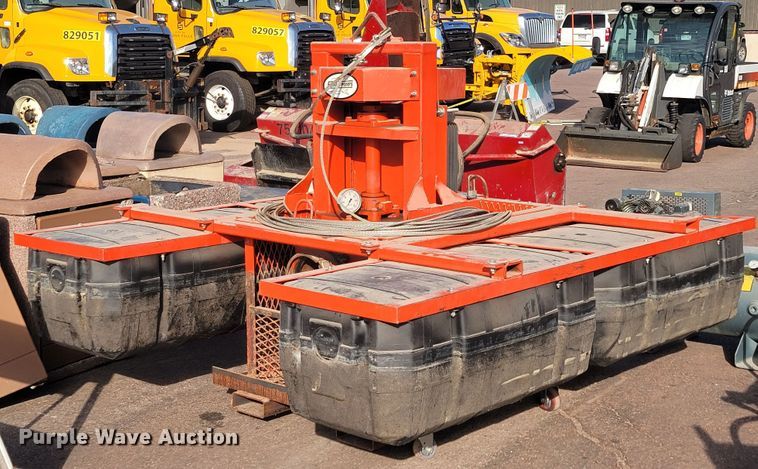 image for item LO9219 Fisher  pump