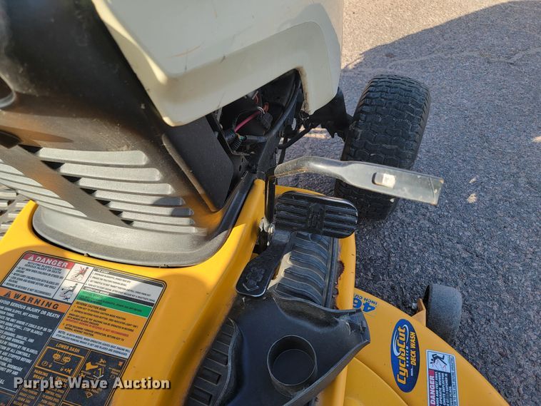 image for item LO9227 Cub Cadet LT1045  lawn mower