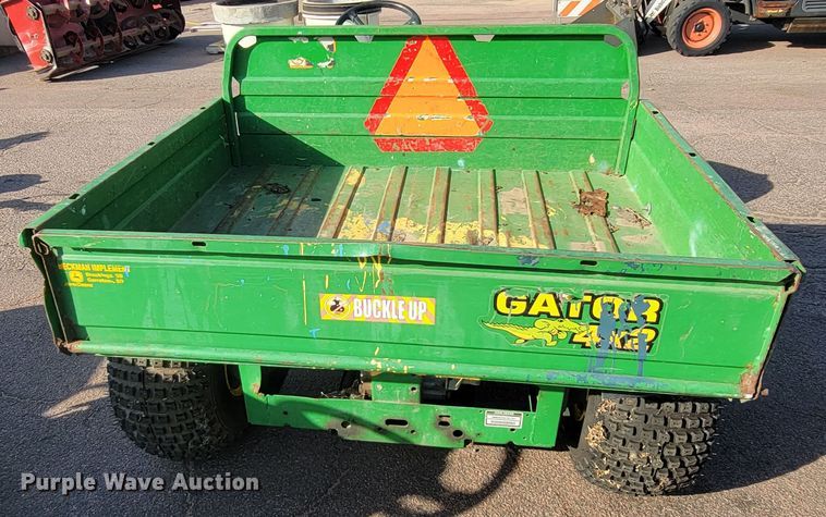 image for item LO9228 2002 John Deere Gator 4x2  utility vehicle