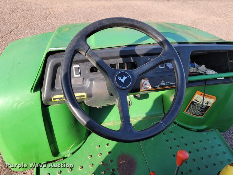 image for item LO9228 2002 John Deere Gator 4x2  utility vehicle
