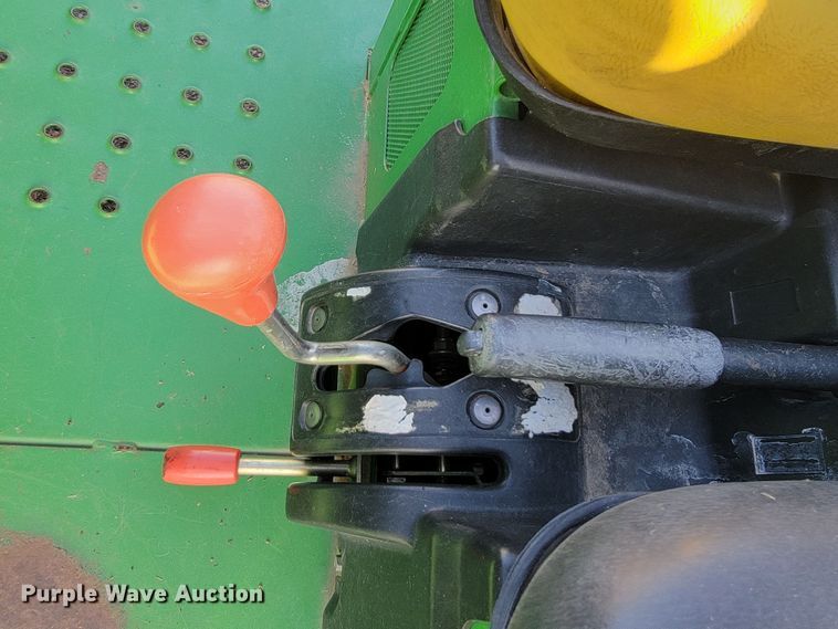 image for item LO9228 2002 John Deere Gator 4x2  utility vehicle