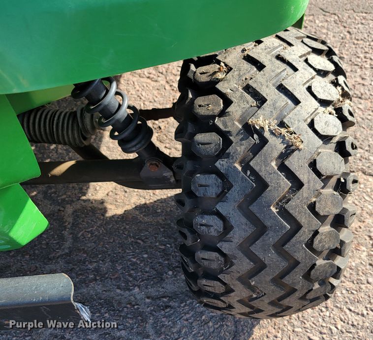 image for item LO9228 2002 John Deere Gator 4x2  utility vehicle