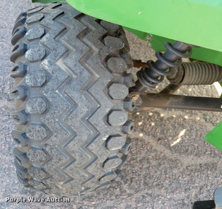 image for item LO9228 2002 John Deere Gator 4x2  utility vehicle