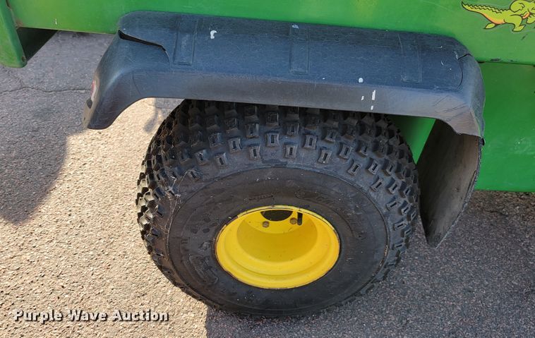 image for item LO9228 2002 John Deere Gator 4x2  utility vehicle