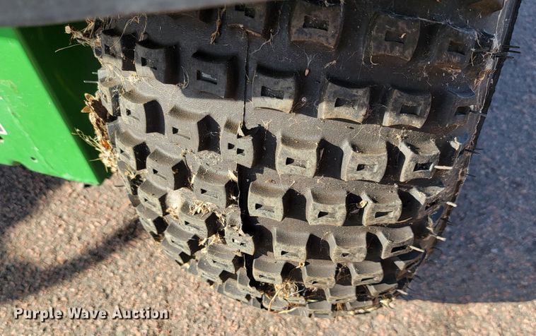 image for item LO9228 2002 John Deere Gator 4x2  utility vehicle