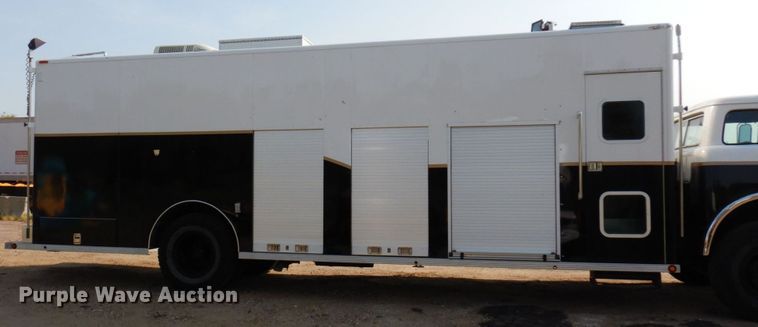 image for item MH9186 1987 Ford 8000  mobile command center