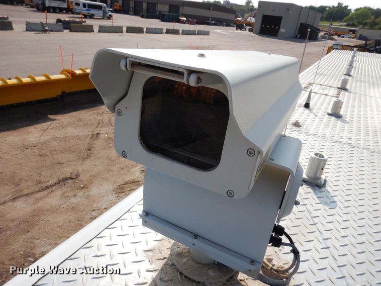 image for item MH9186 1987 Ford 8000  mobile command center