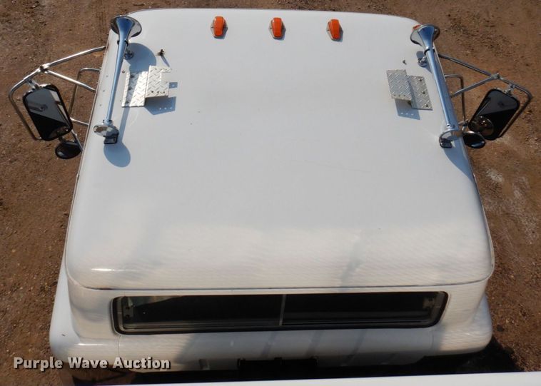 image for item MH9186 1987 Ford 8000  mobile command center