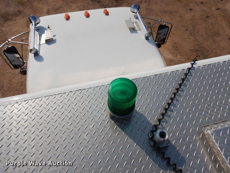 image for item MH9186 1987 Ford 8000  mobile command center