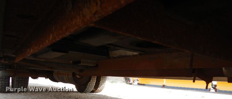 image for item MH9186 1987 Ford 8000  mobile command center