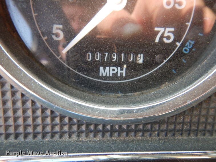 image for item MH9186 1987 Ford 8000  mobile command center