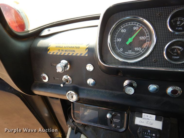 image for item MH9186 1987 Ford 8000  mobile command center