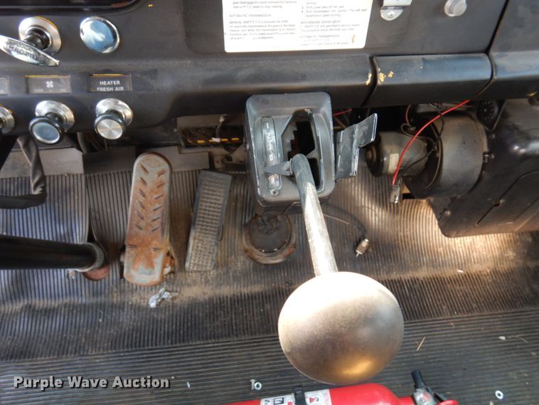 image for item MH9186 1987 Ford 8000  mobile command center