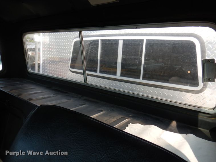 image for item MH9186 1987 Ford 8000  mobile command center