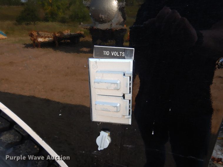 image for item MH9186 1987 Ford 8000  mobile command center