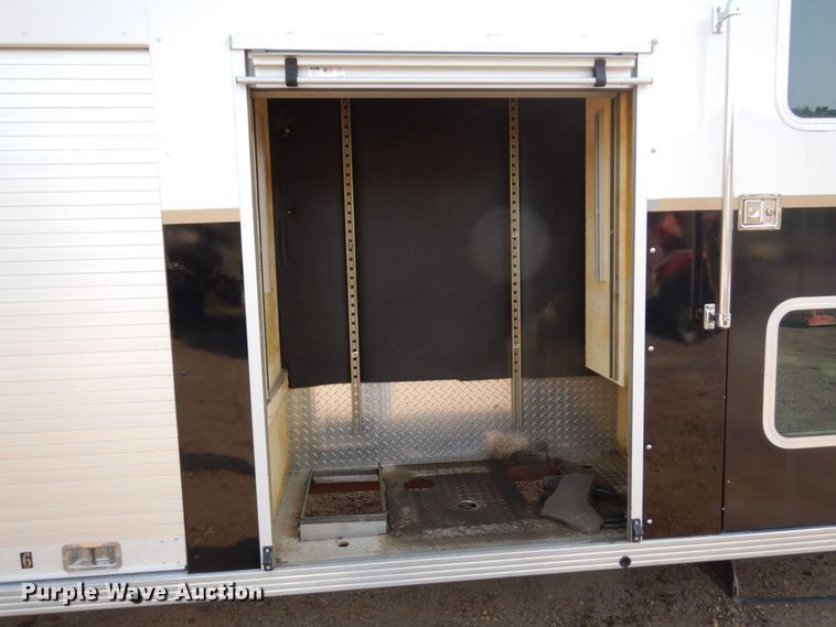 image for item MH9186 1987 Ford 8000  mobile command center