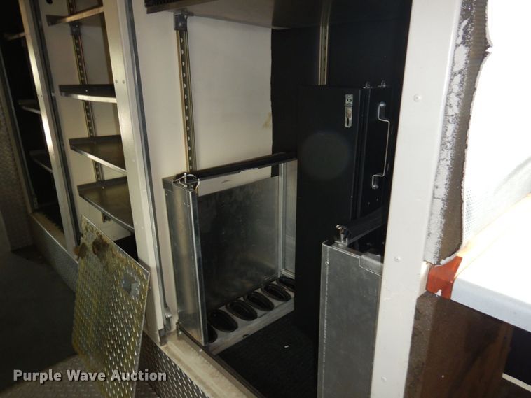 image for item MH9186 1987 Ford 8000  mobile command center