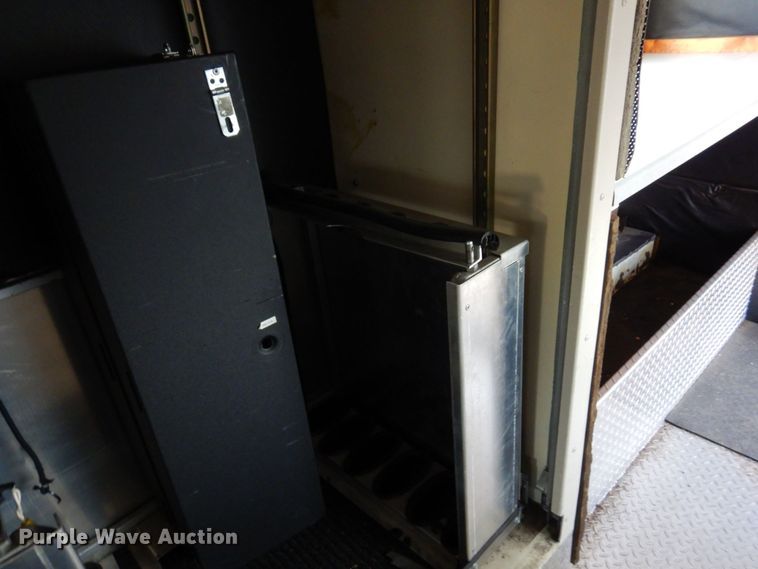 image for item MH9186 1987 Ford 8000  mobile command center