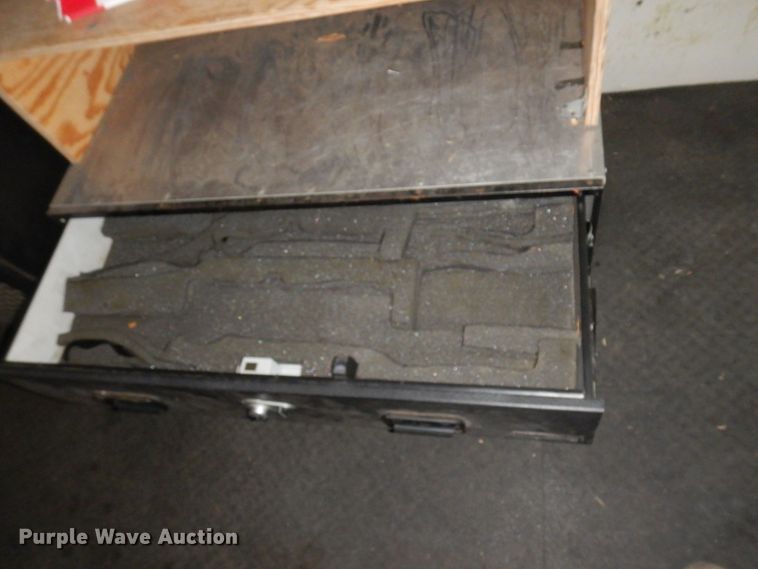 image for item MH9186 1987 Ford 8000  mobile command center