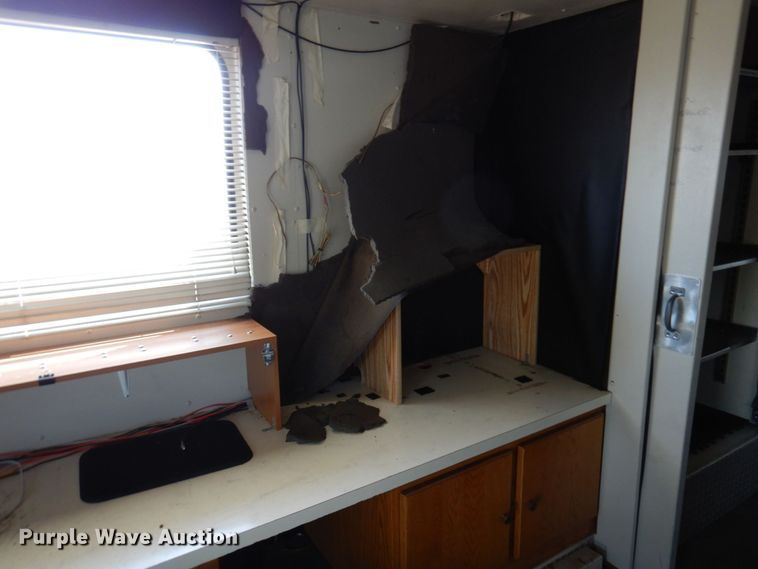 image for item MH9186 1987 Ford 8000  mobile command center