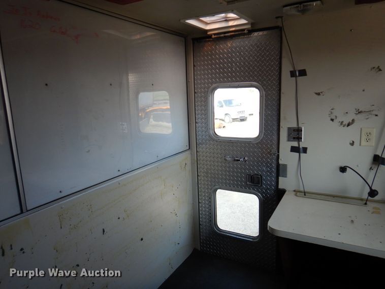 image for item MH9186 1987 Ford 8000  mobile command center