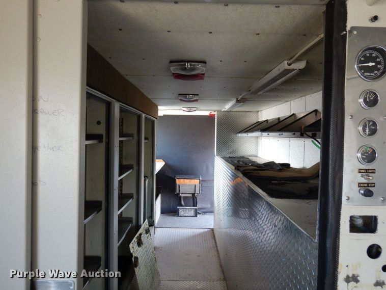 image for item MH9186 1987 Ford 8000  mobile command center