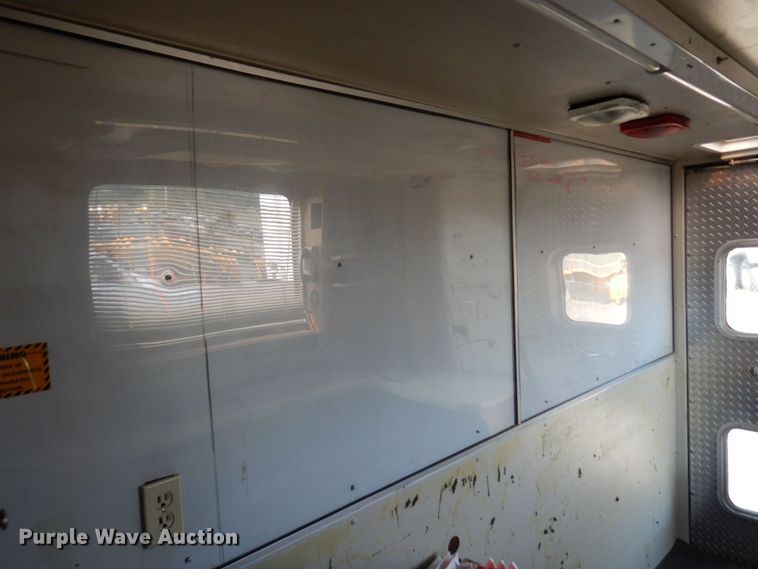 image for item MH9186 1987 Ford 8000  mobile command center