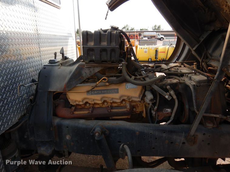 image for item MH9186 1987 Ford 8000  mobile command center