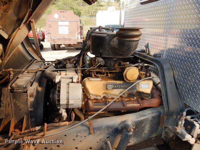 image for item MH9186 1987 Ford 8000  mobile command center