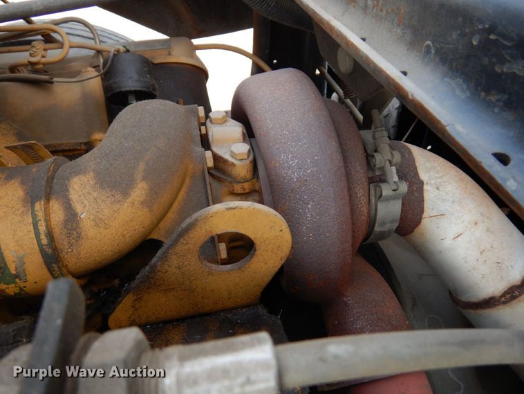 image for item MH9186 1987 Ford 8000  mobile command center