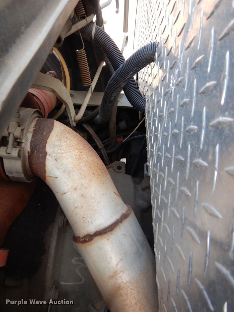 image for item MH9186 1987 Ford 8000  mobile command center