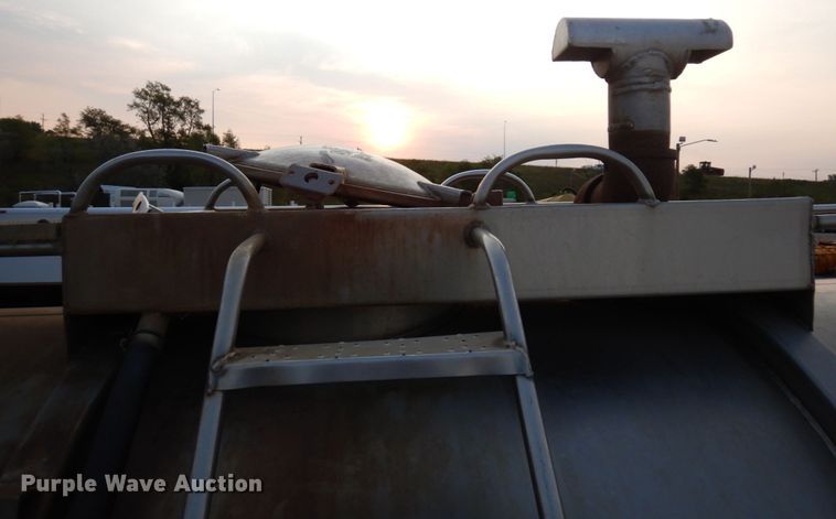 image for item MH9188 1998 Arco  tank trailer