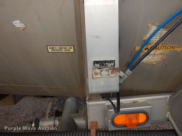 image for item MH9188 1998 Arco  tank trailer