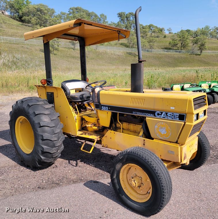 image for item MH9198 Case 585  tractor