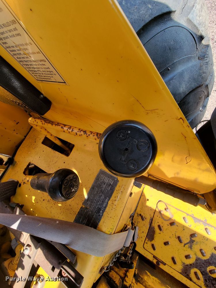 image for item MH9198 Case 585  tractor