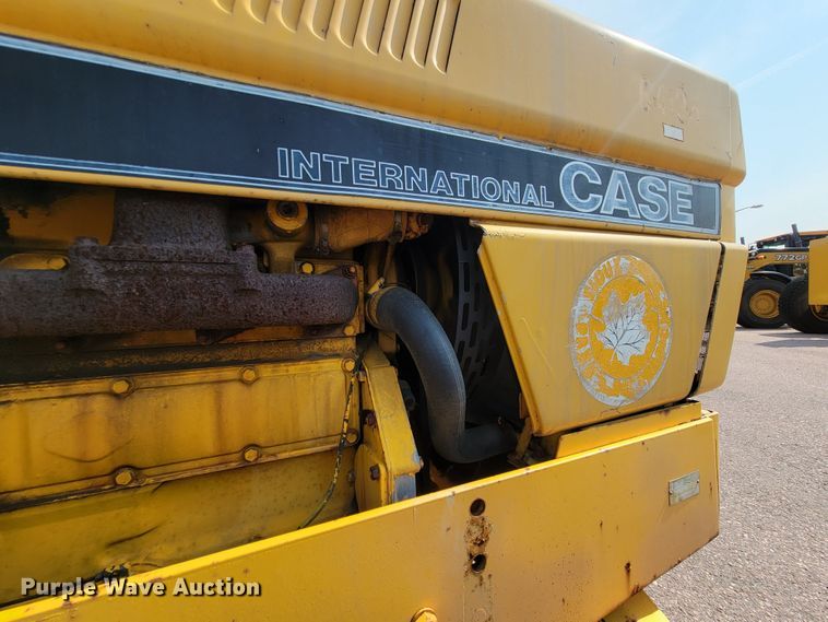 image for item MH9198 Case 585  tractor