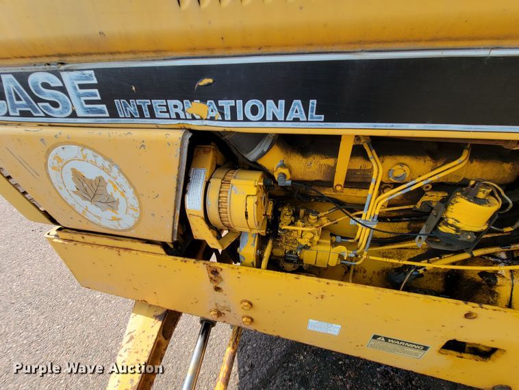 image for item MH9198 Case 585  tractor