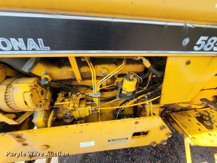 image for item MH9198 Case 585  tractor