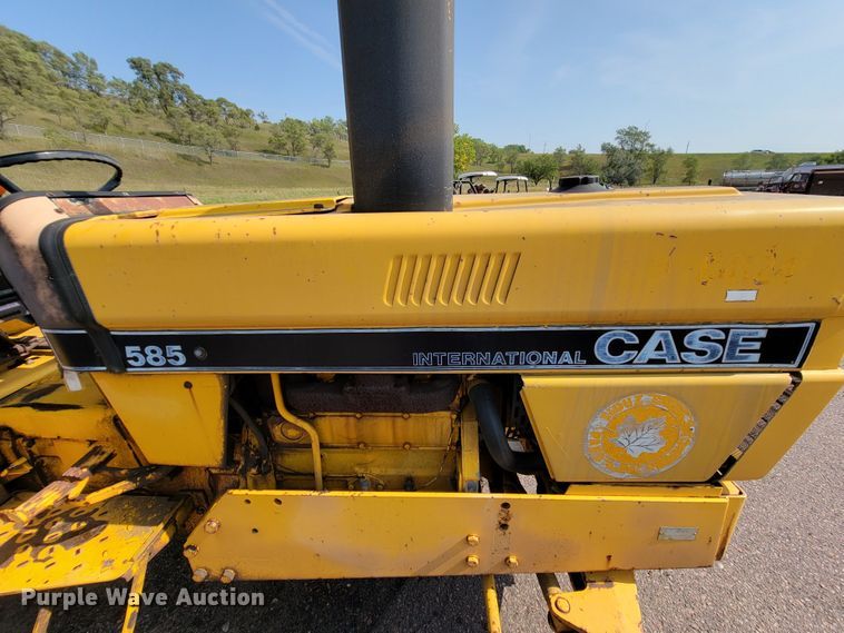 image for item MH9198 Case 585  tractor