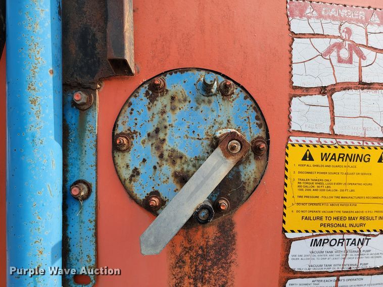 image for item MH9199 Better Bilt 2600  tank trailer