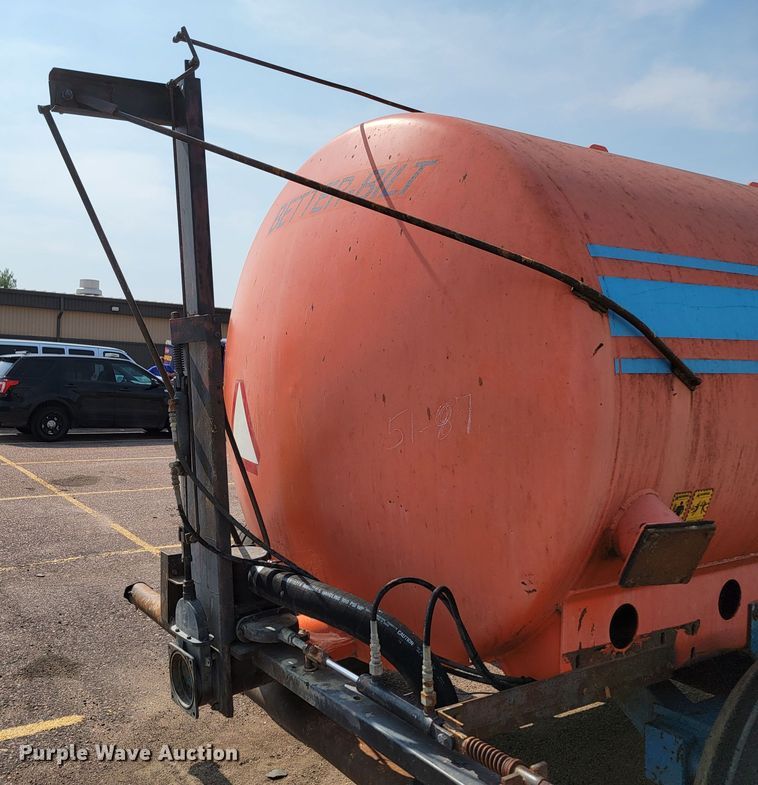 image for item MH9199 Better Bilt 2600  tank trailer
