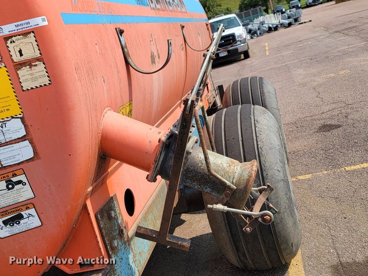 image for item MH9199 Better Bilt 2600  tank trailer