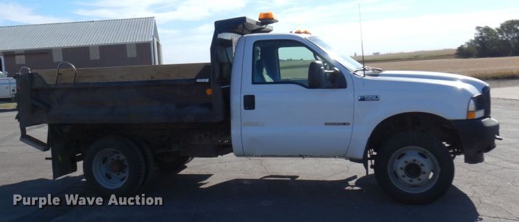 image for item MH9228 2002 Ford F550 Super Duty XL  dump truck