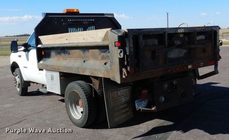 image for item MH9228 2002 Ford F550 Super Duty XL  dump truck