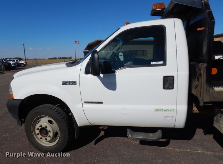 image for item MH9228 2002 Ford F550 Super Duty XL  dump truck