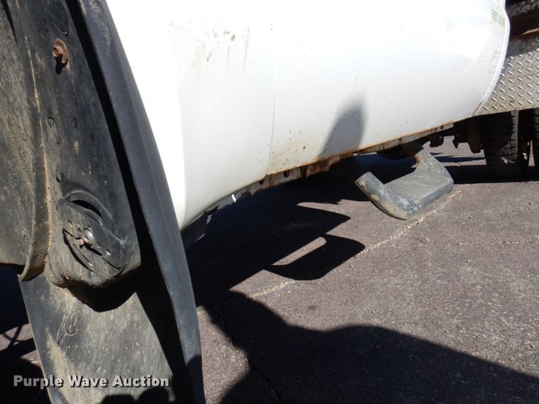 image for item MH9228 2002 Ford F550 Super Duty XL  dump truck