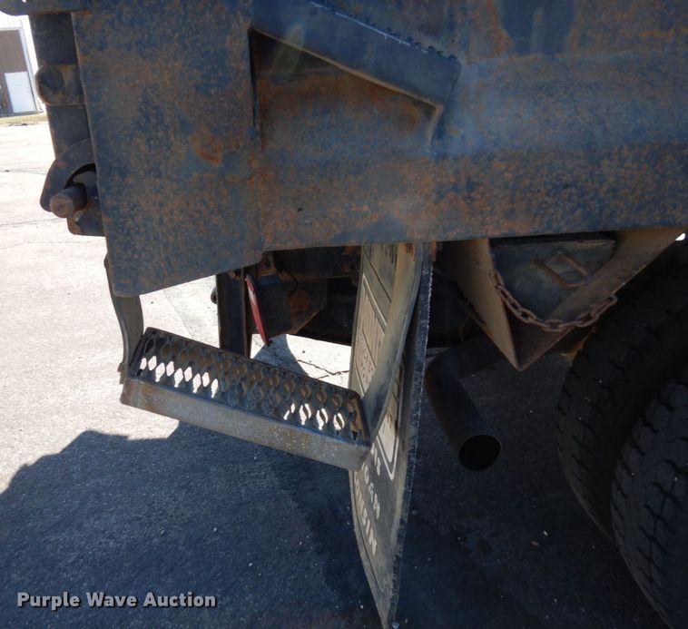 image for item MH9228 2002 Ford F550 Super Duty XL  dump truck