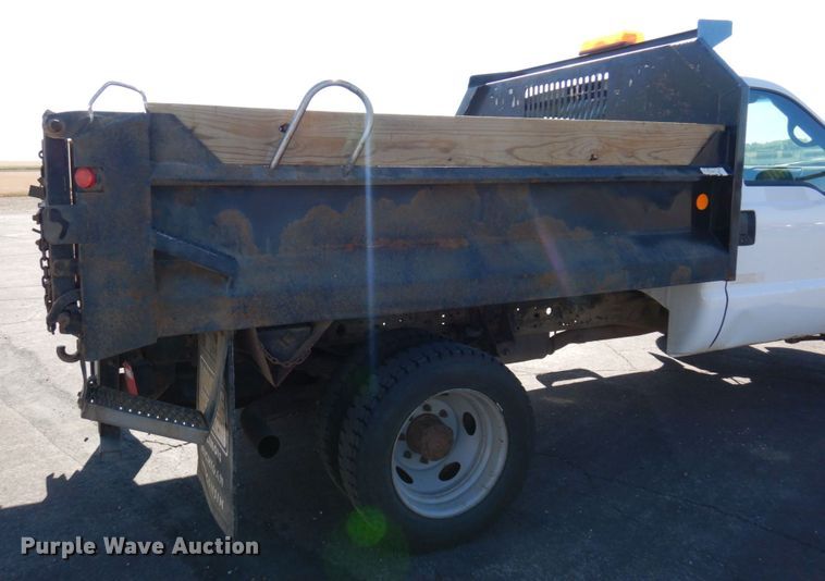 image for item MH9228 2002 Ford F550 Super Duty XL  dump truck