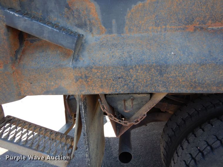image for item MH9228 2002 Ford F550 Super Duty XL  dump truck